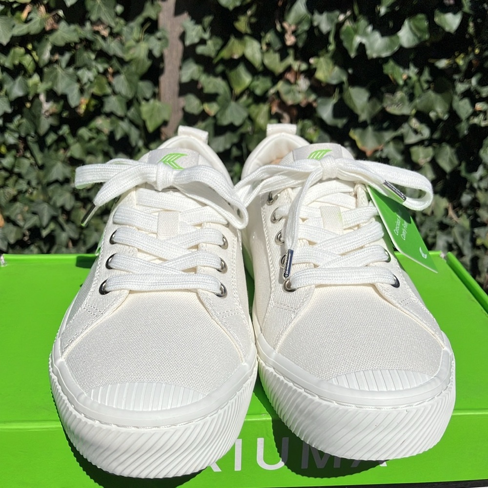 NEW Cariuma Oca Low Top Lace Up Organic Canvas Sneakers Off White Unisex - Picture 6 of 7
